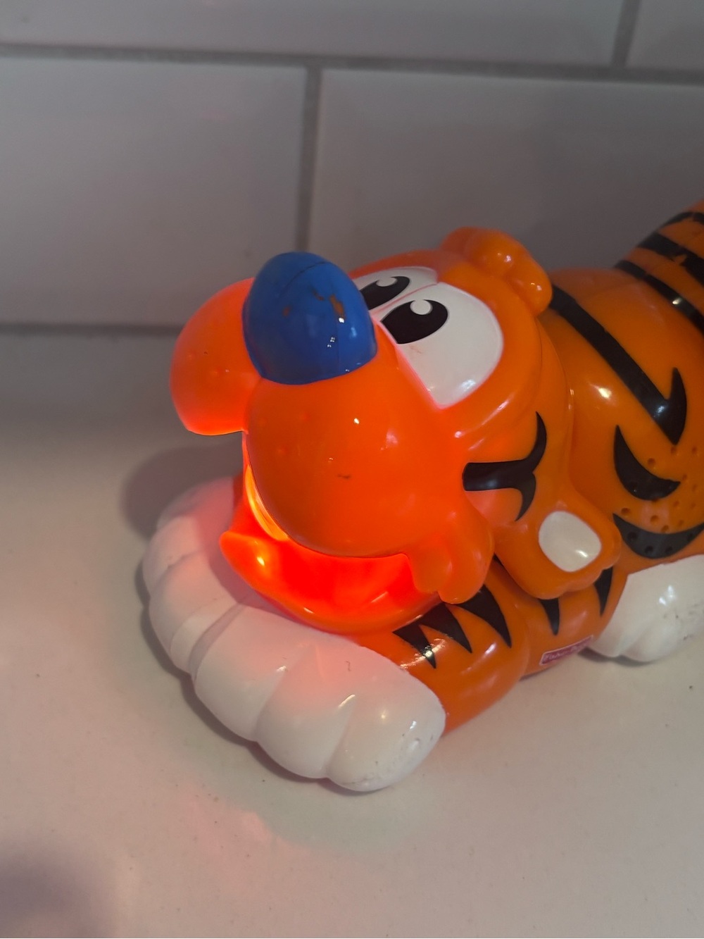 Fisher price wild light kid flashlights- light and sound tiger